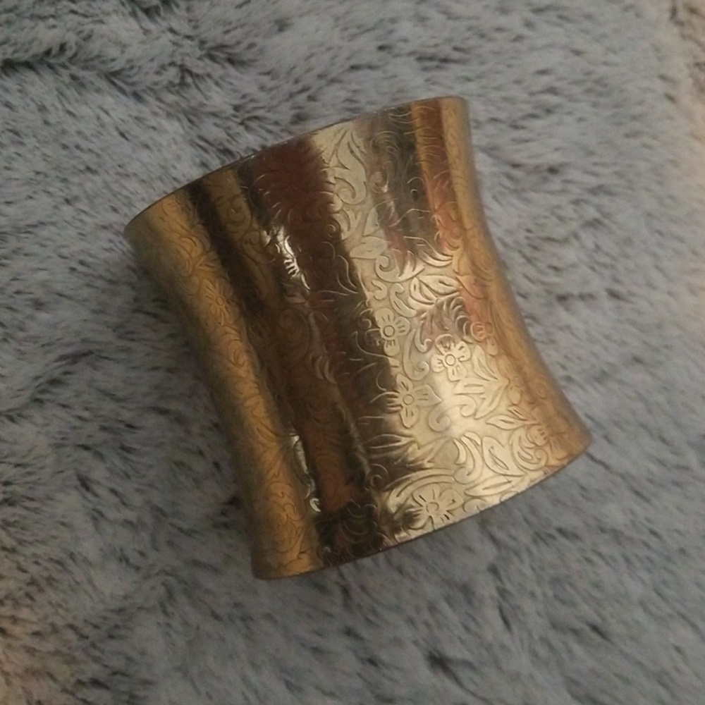 Gold bracelet